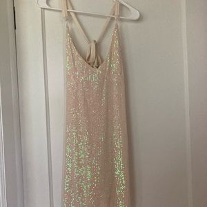 New with tags white sequin free people dress. Perfect for a bachelorette!